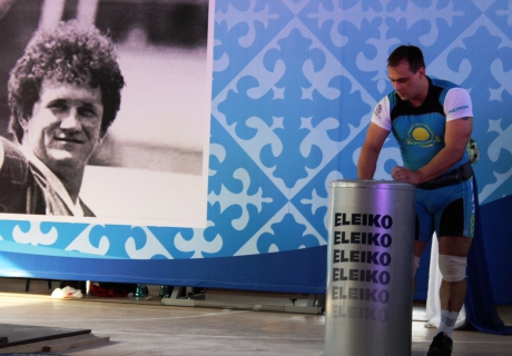 Kazakhstan weightlifter Anatoly Khrapaty competes for the Soviet