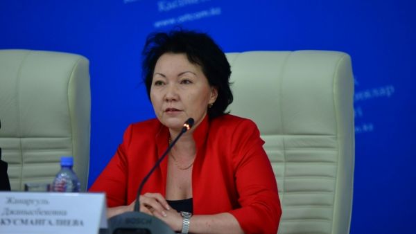 Director of the Institute of Eurasian Integration and Chairman of the Congress of Political Scientists Zhanargul Kusmangaliyeva discusses the virtual tour portal at an Aug. 11 briefing at the Central Communications Service.