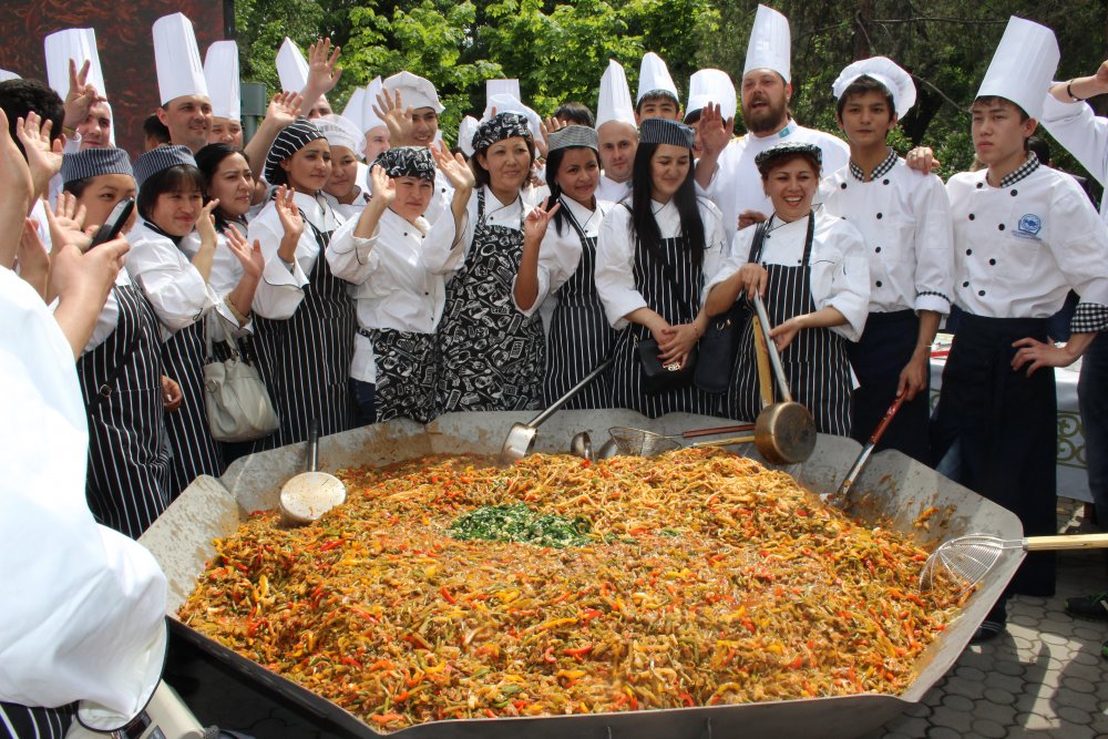 Largest serving of lagman soup. Photo credit: Tengrinews.kz
