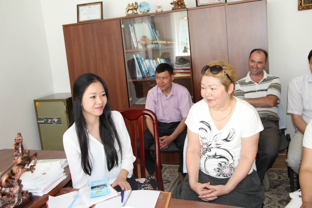 EunJoo Koo during her visit to Syrdarya University in Zhetisay.