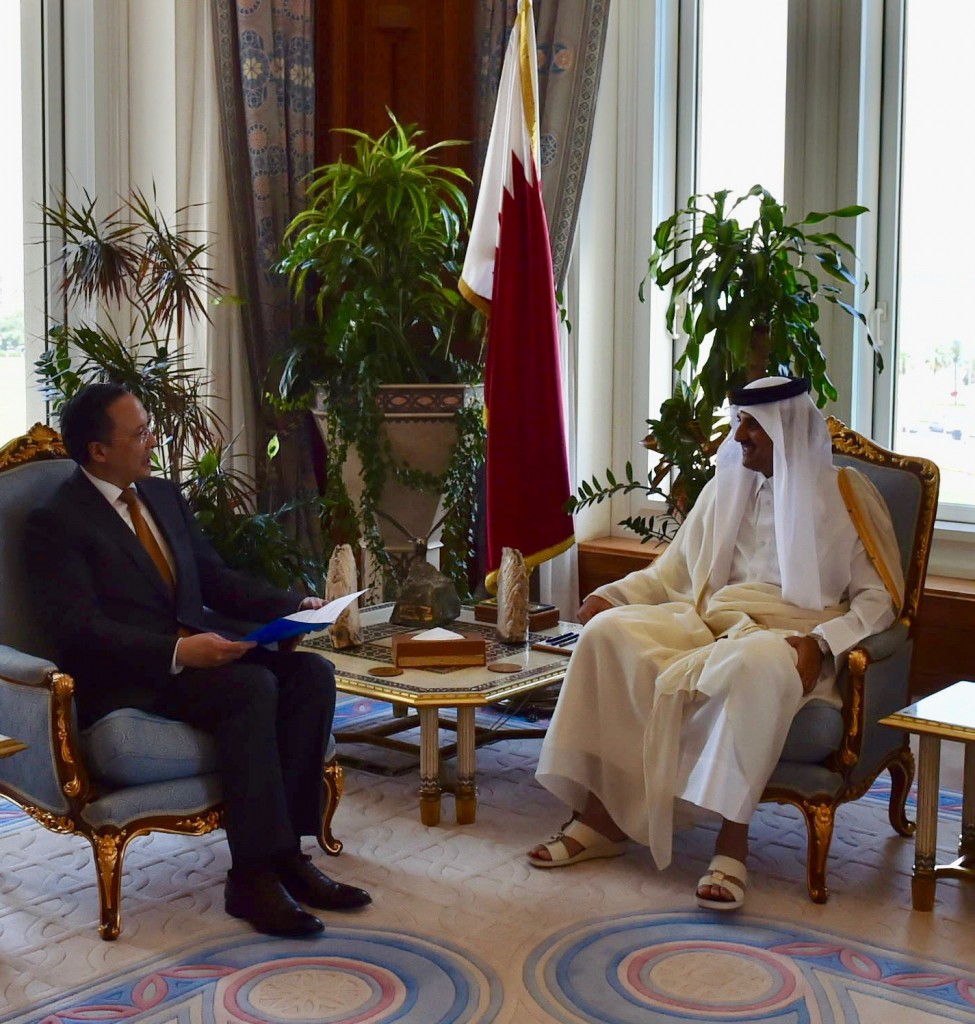 Qatari Emir with Kazakh FM.