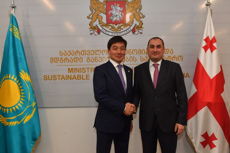 Almaty mayor Baurzhan Baibek  and  Georgian First Deputy Prime Minister  Dimitri Kumsishvili. Photo credit: almaty.gov.kz.