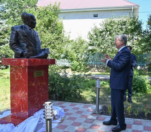 Kazakh Great Writer Mukhtar Auezov’s Bust Unveiled in Cholpon-Ata - The ...