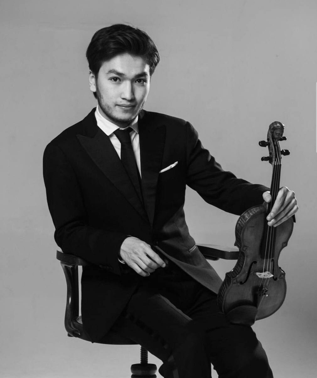 Kazašský houslista vyhrál soutěž World Vision