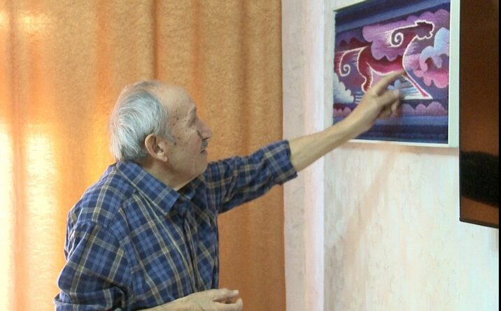 Казахский художник пропагандирует историю и красоту через свои гобелены - Bizmedia.kz
