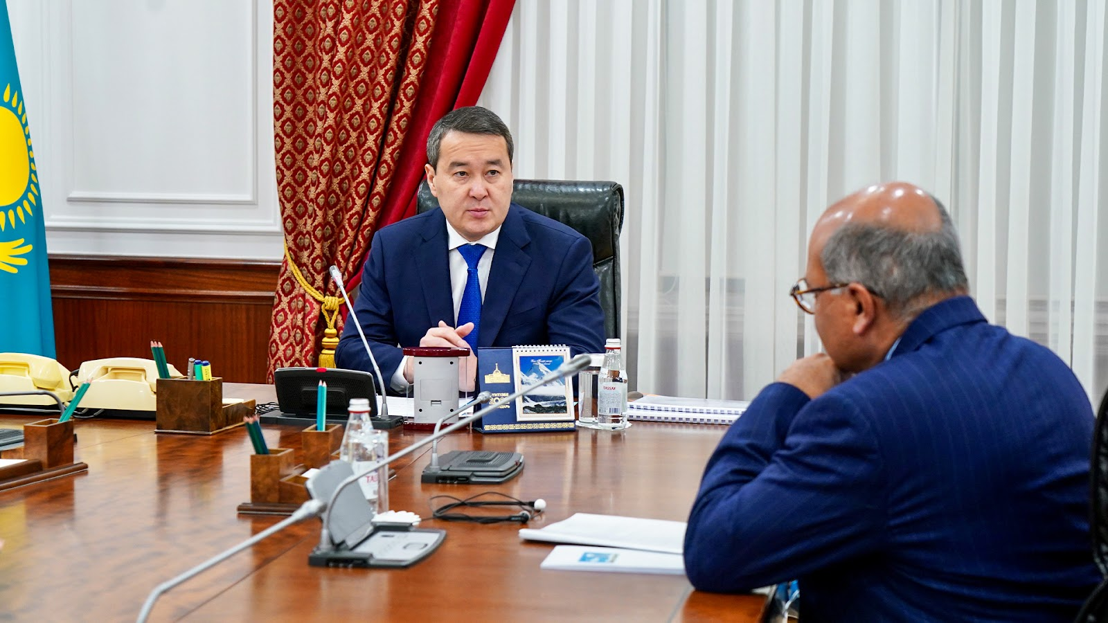 Премьер-министр Казахстана и заместитель председателя Совета по реформам сэр Сума Чакрабарти обсудили экономические перспективы на 2023 год - Bizmedia.kz