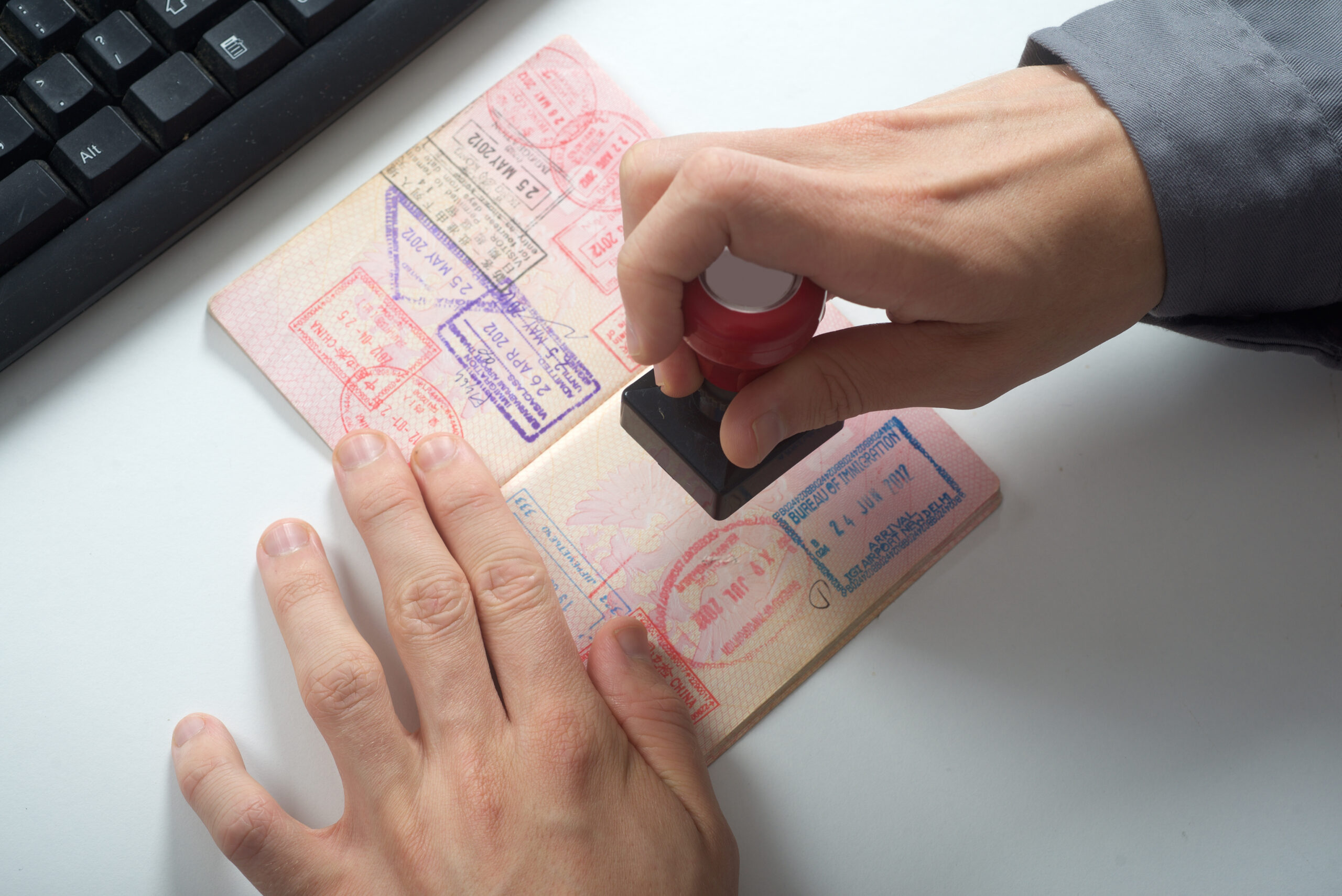 Казахстан вносит изменения в иммиграционные правила и отменяет выдачу виз иностранным гражданам - Bizmedia.kz