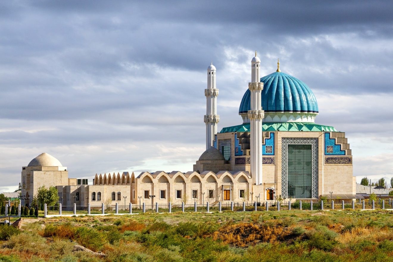 Мечеть Ходжи Ахмеда Ясави в Туркестане. Фото любезно предоставлено: Itinari.com.