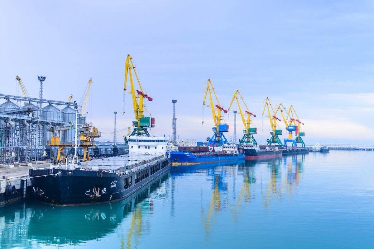 Узбекистан увеличит экспорт в ЕС через морской порт Актау в Казахстане