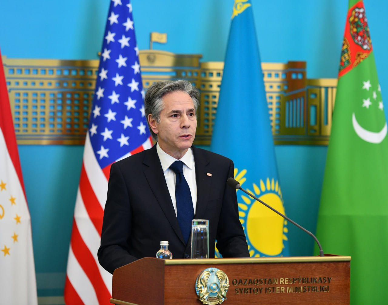 Госсекретарь Блинкен заявил, что США делают все возможное, чтобы смягчить побочные последствия российских санкций для экономик Центральной Азии на брифинге для прессы 28 февраля. Фото: пресс-служба МИД.