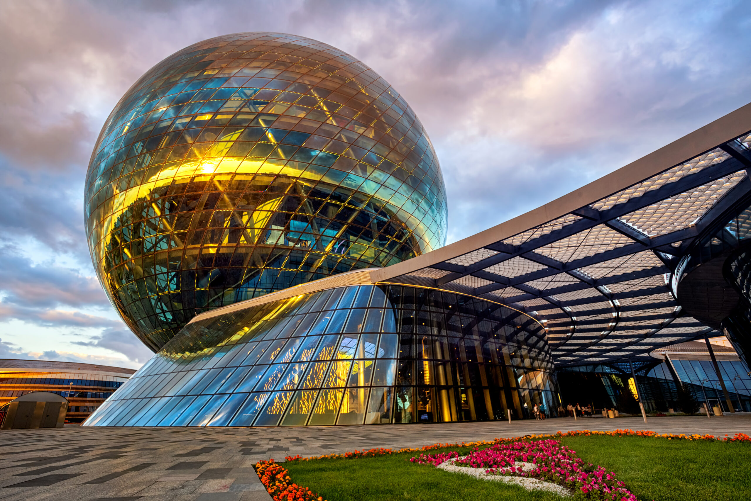 Музей энергии будущего «Нур Алем» в Астане. Фото любезно предоставлено Shutterstock.