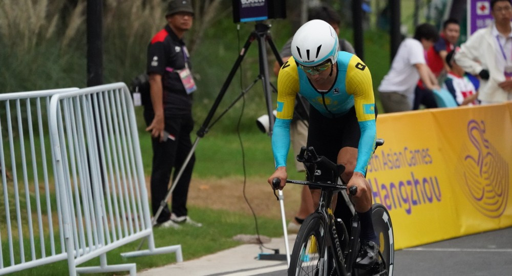 Kazakh Cyclist Alexey Lutsenko Wins Gold Medal at Asian Games - The