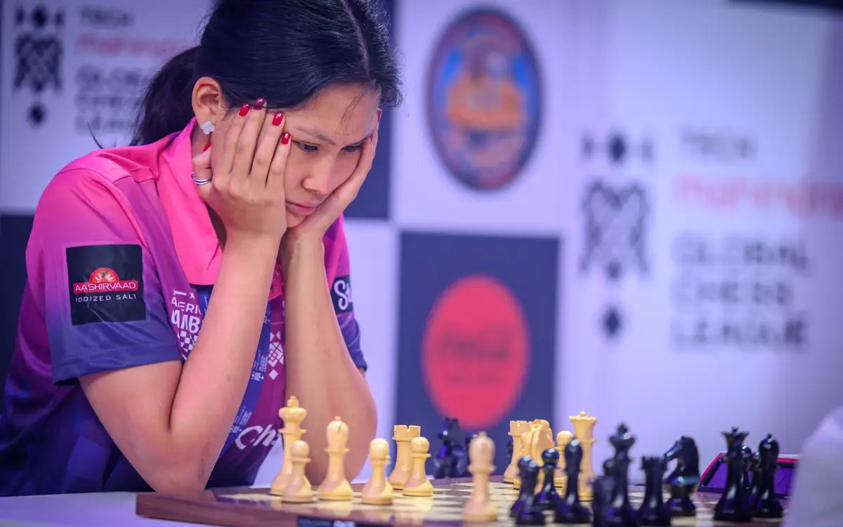 Kazakh Chess Superstar Assaubayeva Competes in Global Chess League in London