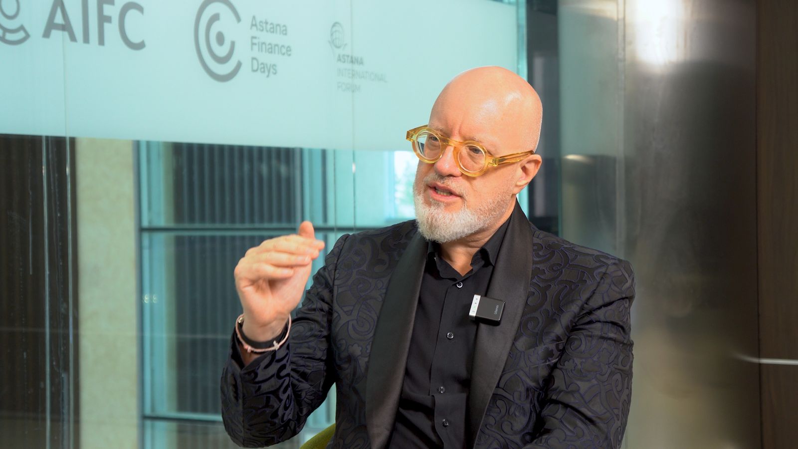 Brett King: AI Revolution Will End Capitalism as We Know It