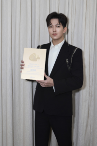Dimash Qudaibergen Receives First Award as Producer at Weibo Gala in Macau