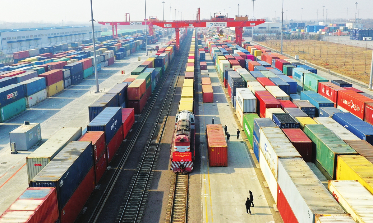 Bloomberg: Middle East Tensions Drive China-Europe Trade Through Kazakhstan